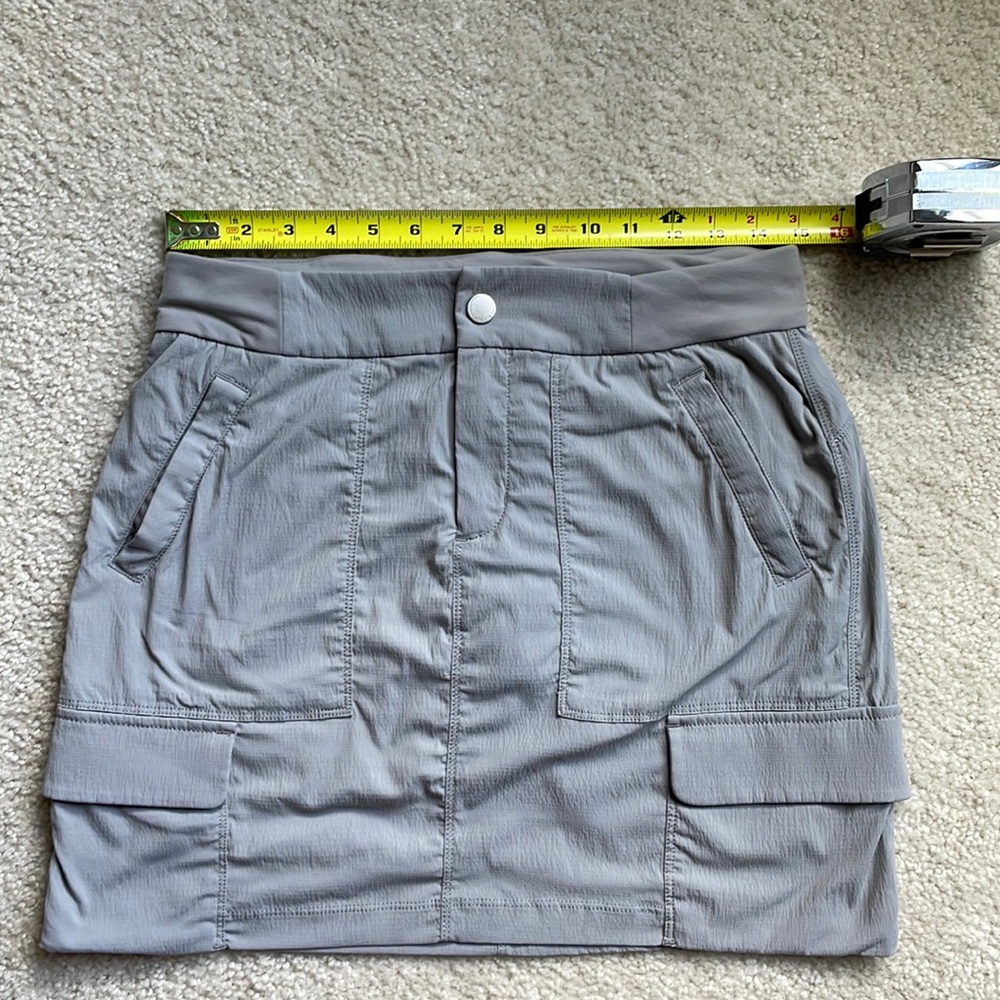 Athleta Trekkie skort EUC size 4